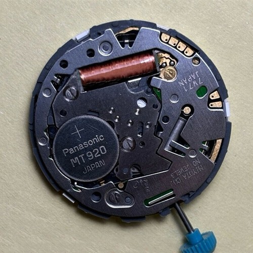 Movimento Quarzi Energia Solare Miyota 7W71 Originale Made in Japan Data a 3 Parte Orologio - Foto 2 di 2