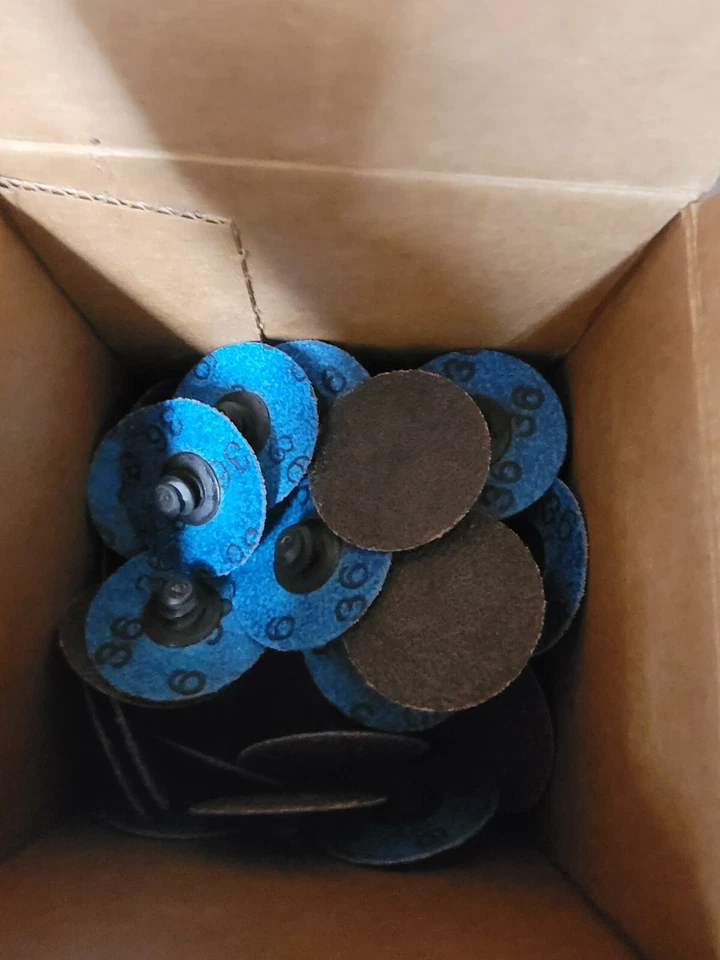 1-1/2" 36 Grit Aluminum Oxide Quick Change Disc - Image 3 of 3