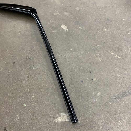 21-23 JEEP GRAND CHEROKEE REAR RIGHT PASSENGER QUARTER WINDOW UPPER MOLDING OEM - Picture 4 of 11