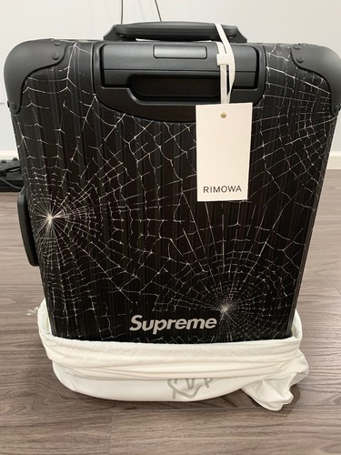 Supreme x Rimowa Cabin Plus 49L IN HAND 