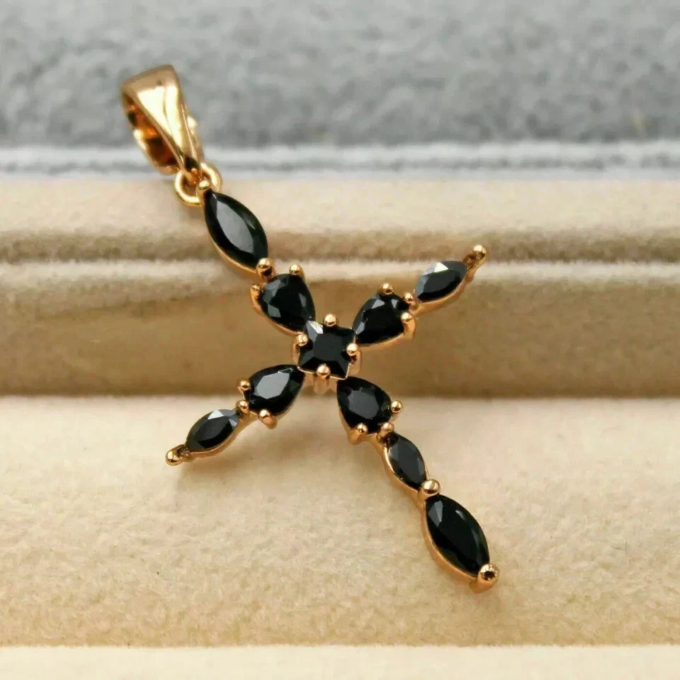 Colgante de diamantes negros simulados de corte princesa de 1,60 quilates enchapado en oro rosa de 14 k para hombre Foto 3 de 4