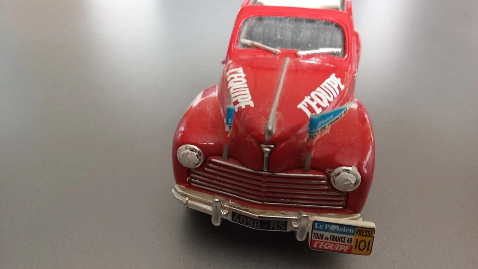 NOREV: LE TOUR DE FRANCE : PEUGEOT 203 - véhicule Officiel - 1/43 - Photo 2/4
