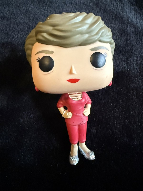 FUNKO POP VINYL THE GOLDEN GIRLS #327 BLANCHE FIGURE TELEVISION SERIES