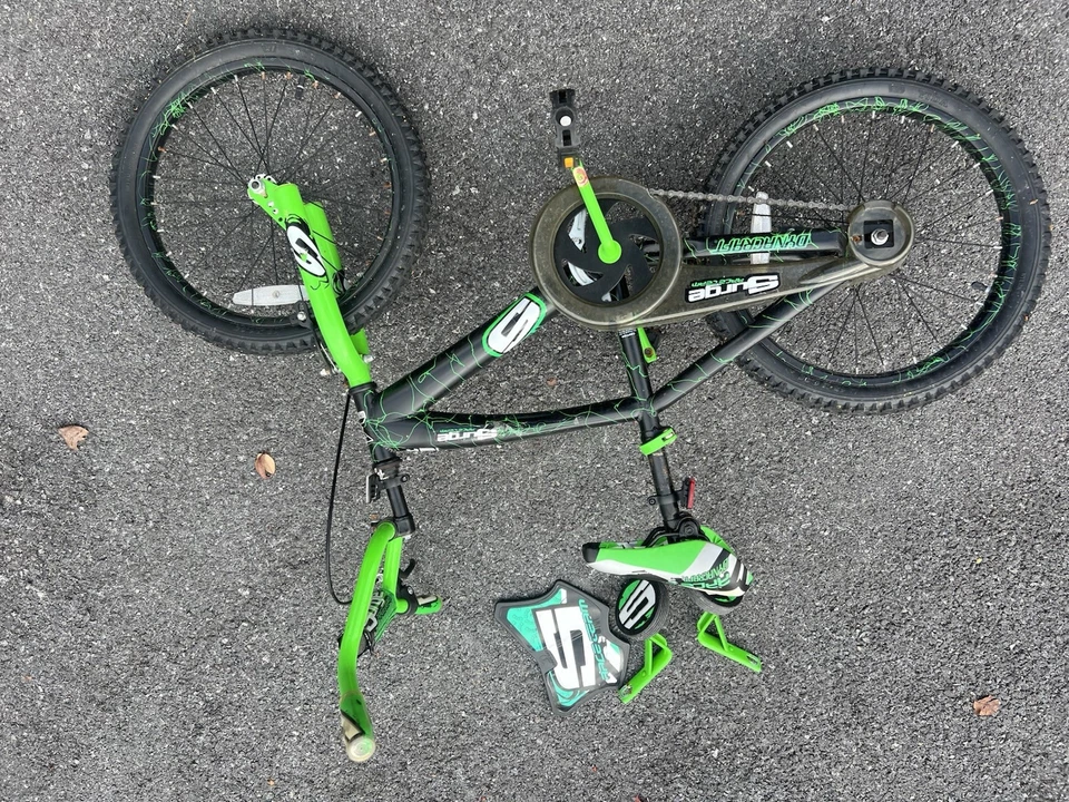 18 英寸车轮自行车男孩绿色浪涌赛车队 dynacraft bmx  — 第 3/3 张图片