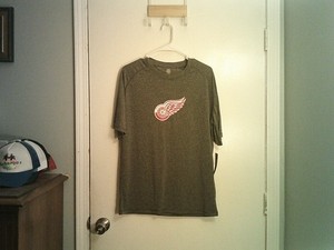Official NHL Product Detroit Red Wings T-Shirt