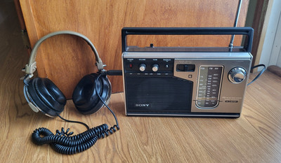 Vintage Koss PRO 4AAA Headphones + Sony ICF-7370W 3Band Radio (Read Description)