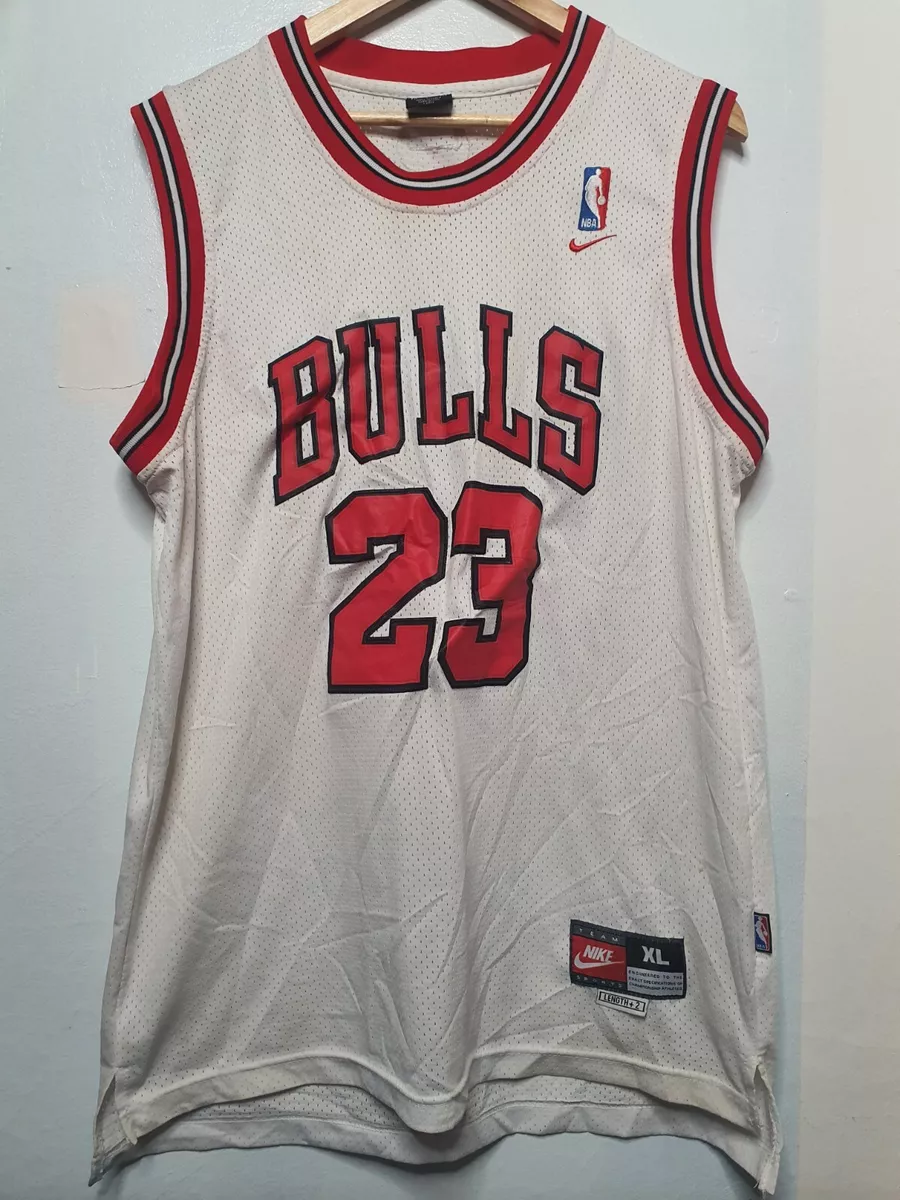 What size jersey did michael hotsell jordan wear