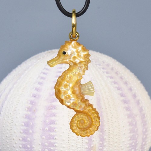 Oro Vermeil Plata de Ley & Dorado Madre Perla Caballito de Mar Colgante 6.65G - Imagen 4 de 6