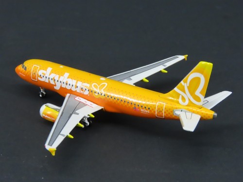 1:400 Scale Gemini Jets GJSKV801 Die-Cast Skybus Airbus A319 Aircraft N521VA - Picture 6 of 14