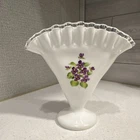 Fenton white silver crest fan vase with purple violets in the snow vintage