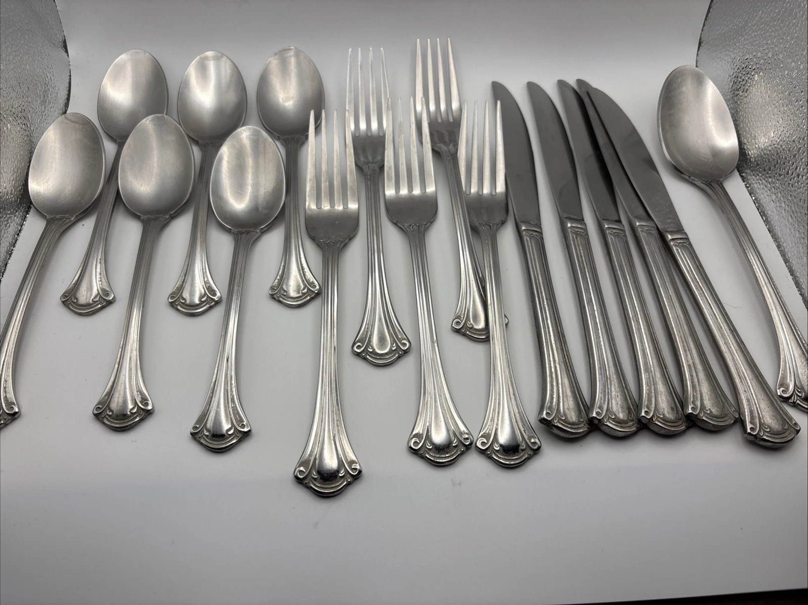 Wallace RESPLENDENCE Stainless 18/10 Flatware Serving Spoons Forks Knives 17pc