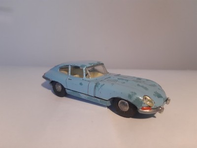 Jaguar XK E Spot On Triang Gt. Britain blauw mooi en  origineel zonder doos 1/42