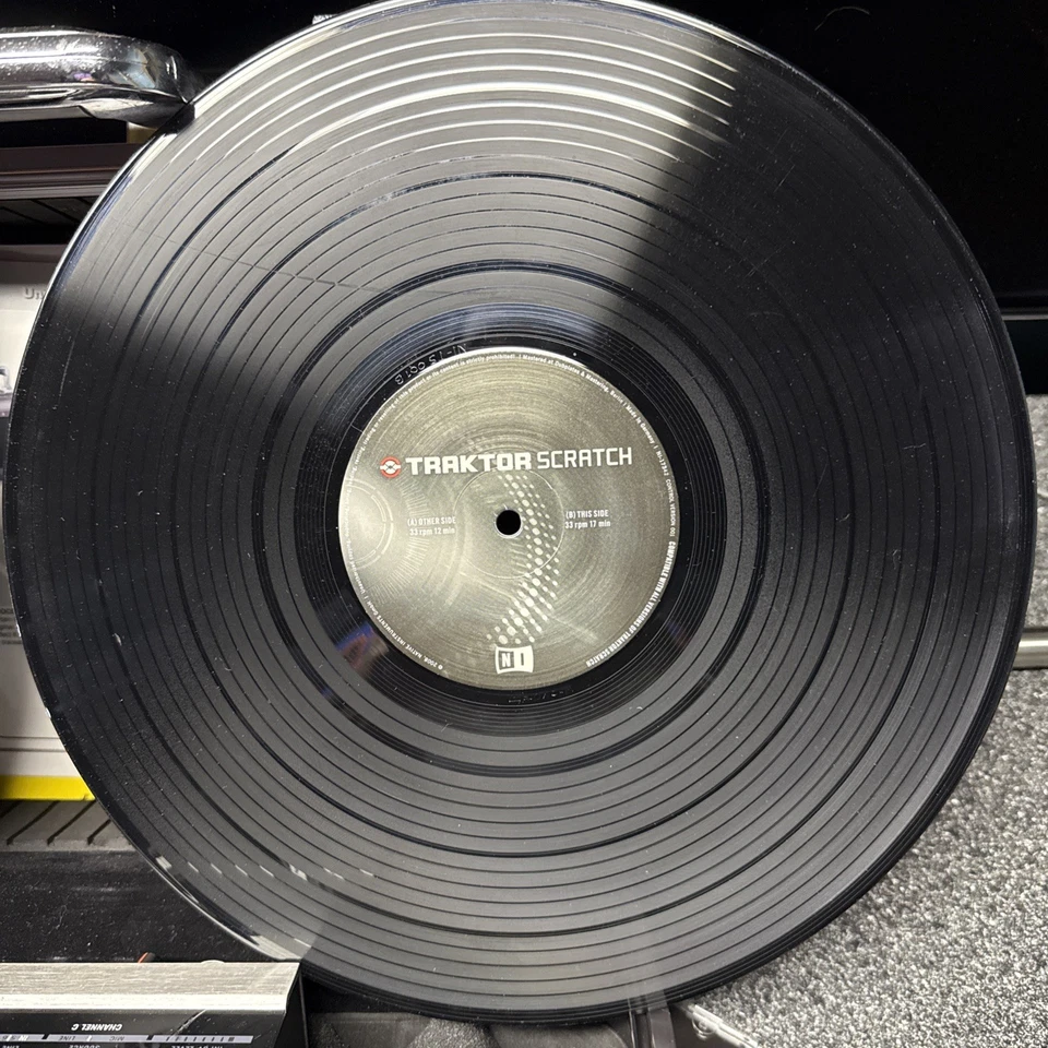 NATIVE INSTRUMENTS AUDIO 8 DJ SYSTEM: 4 Chan + Midi In/Out Traktor Vinyls, Discs - Image 4 of 4