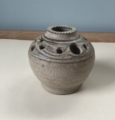 Calenick Truro Cornish Studio Pottery Topf Pourri Topf Sammlerstücke Höhe 7,5 cm.