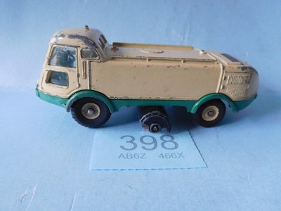 DINKY TOYS FRANCE 596 SPRINKLER KEHRMASCHINE (398)