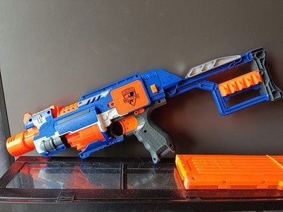 Nerf Gun Blaster N-Strike Elite - Halbautomatisch + Extra Magazin