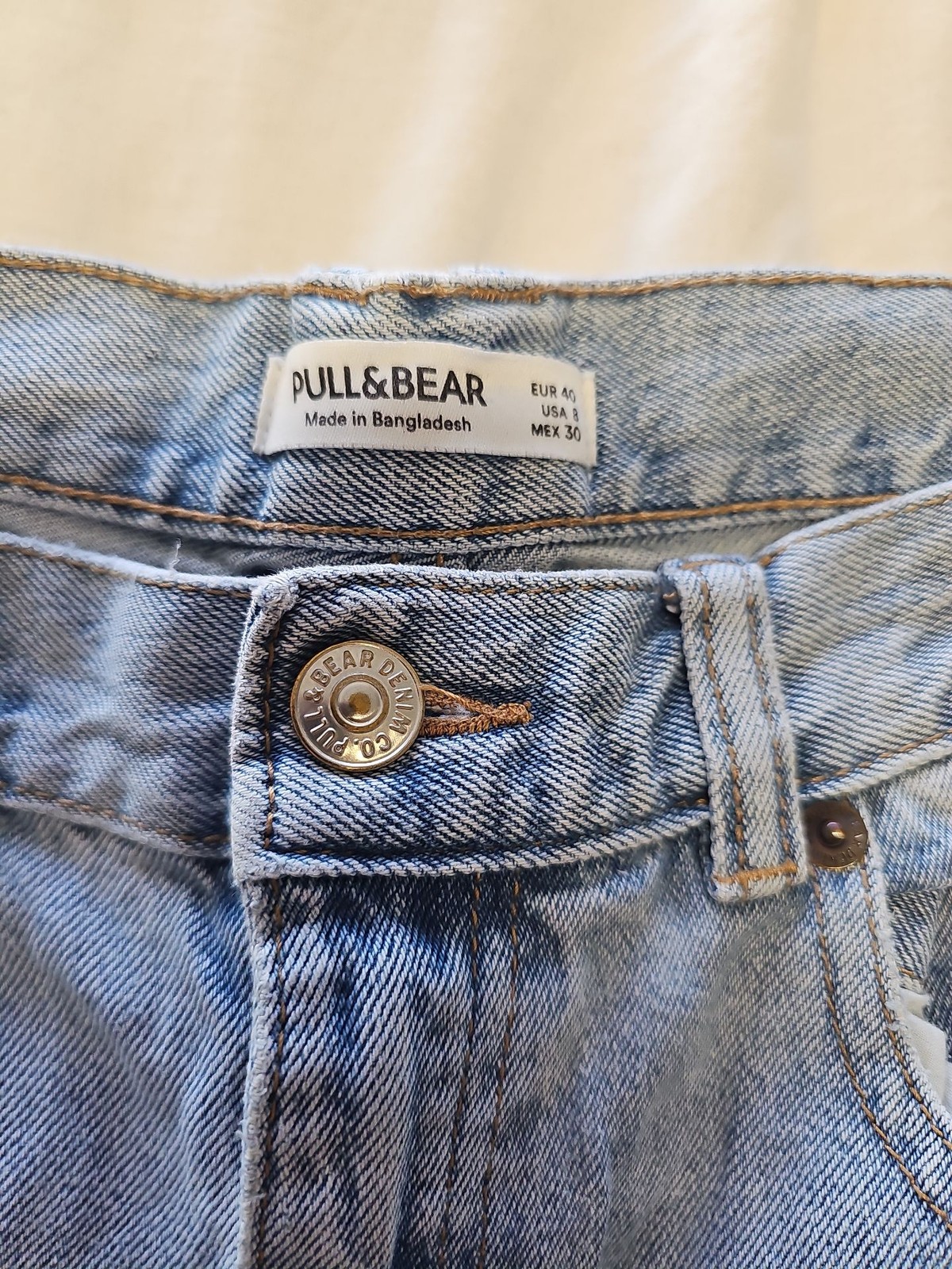 Pull&Bear High-Waisted Light Wash Mom Jeans W30 L27 UU1112 image 2
