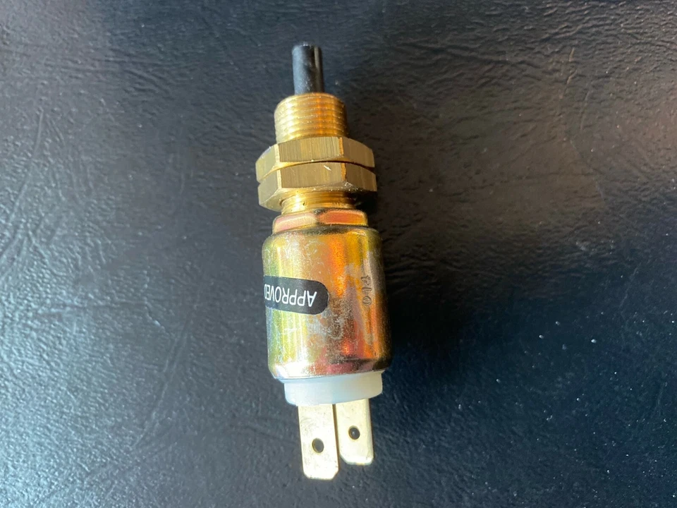 Stop Light Switch For 240 940 325iX 2002 960 1600 1800 1802 2.8 Bavaria PP58P5 - Image 2 of 2