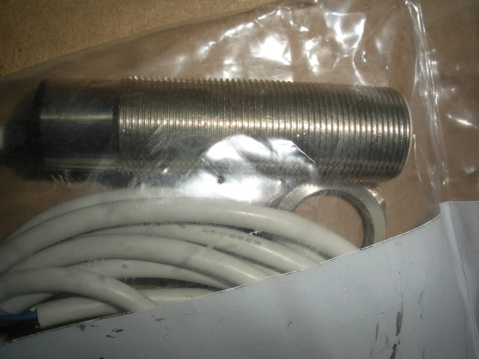 Datalogic IS-18-A2-03 近距离传感器开关 5mm 范围 2M 电缆 13 available — 第 2/4 张图片