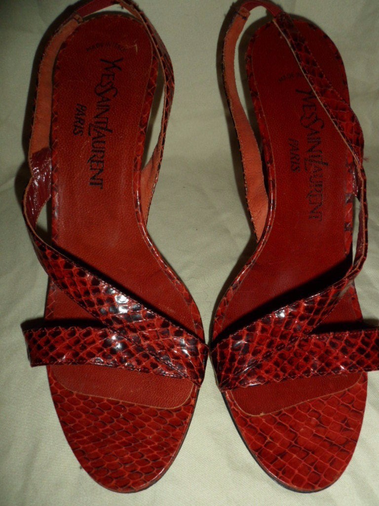 Sandali Yves Saint Laurent Paris pelle di serpente rosso Italia 7M cinturino tacco 4"