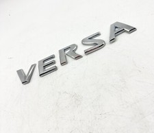 Nissan Versa 2007-2012 emblema logotipo letras insignia puerta maletero cromo OEM A-9