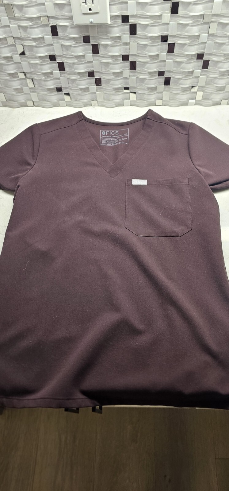 FIGS SCRUB Women's Short Sleeve Light NWOT Dark Purple Wine Sold Out Size XXS image 3