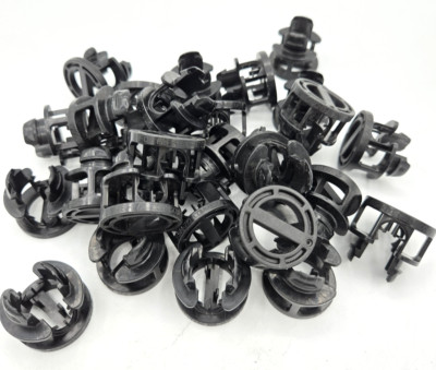 *Lot Of 28* CommScope SSH-710 Snaptak Hangers 7.1mm-10.0mm Cables