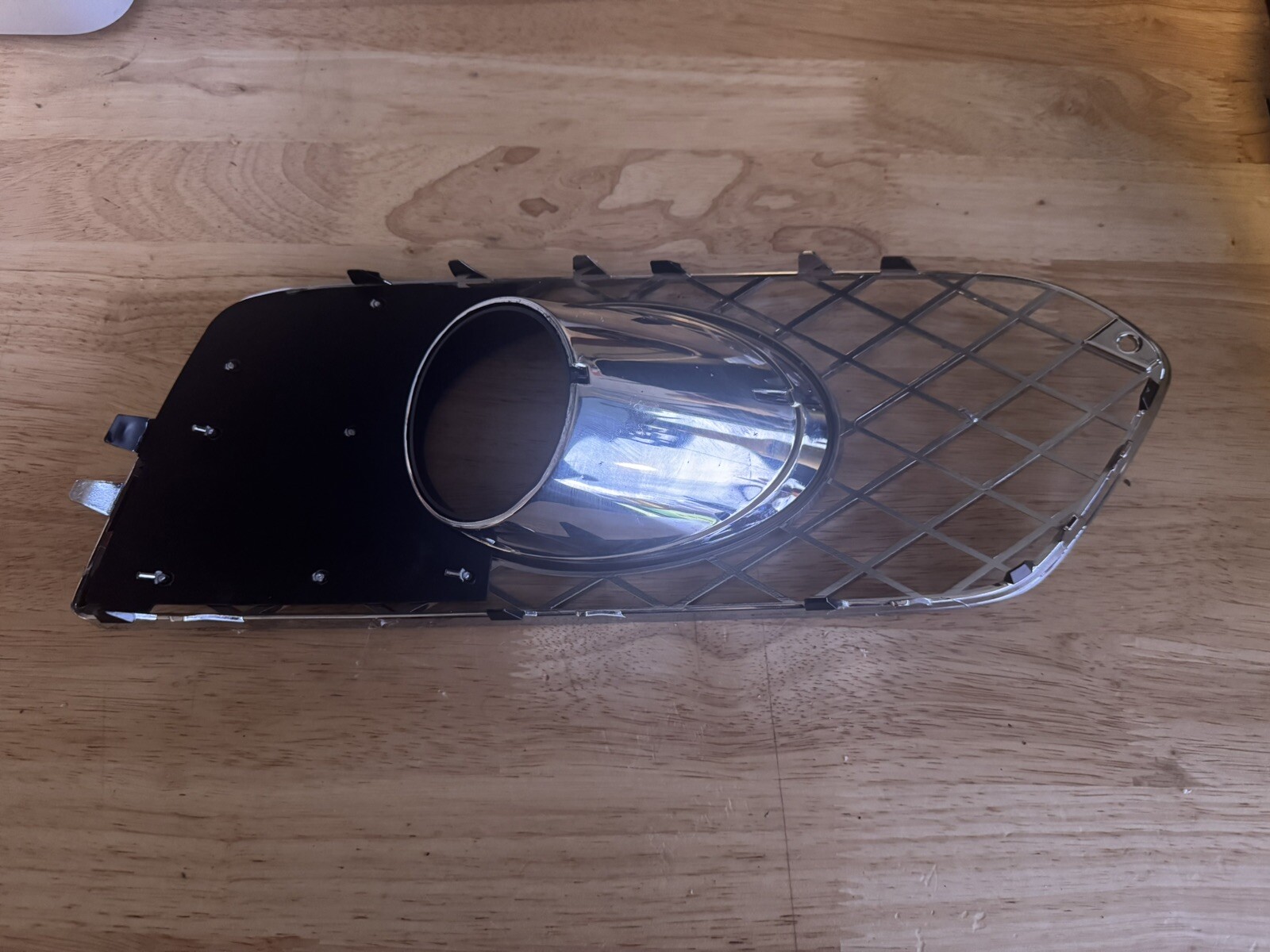 2016-2019 Bentley Bentayga Left Front Bumper  Lower Grill