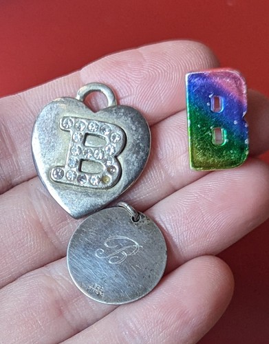 Lotto di 5 ciondoli ciondolo monogramma lettera iniziale B strass argento sterling 925 - Foto 9 di 10