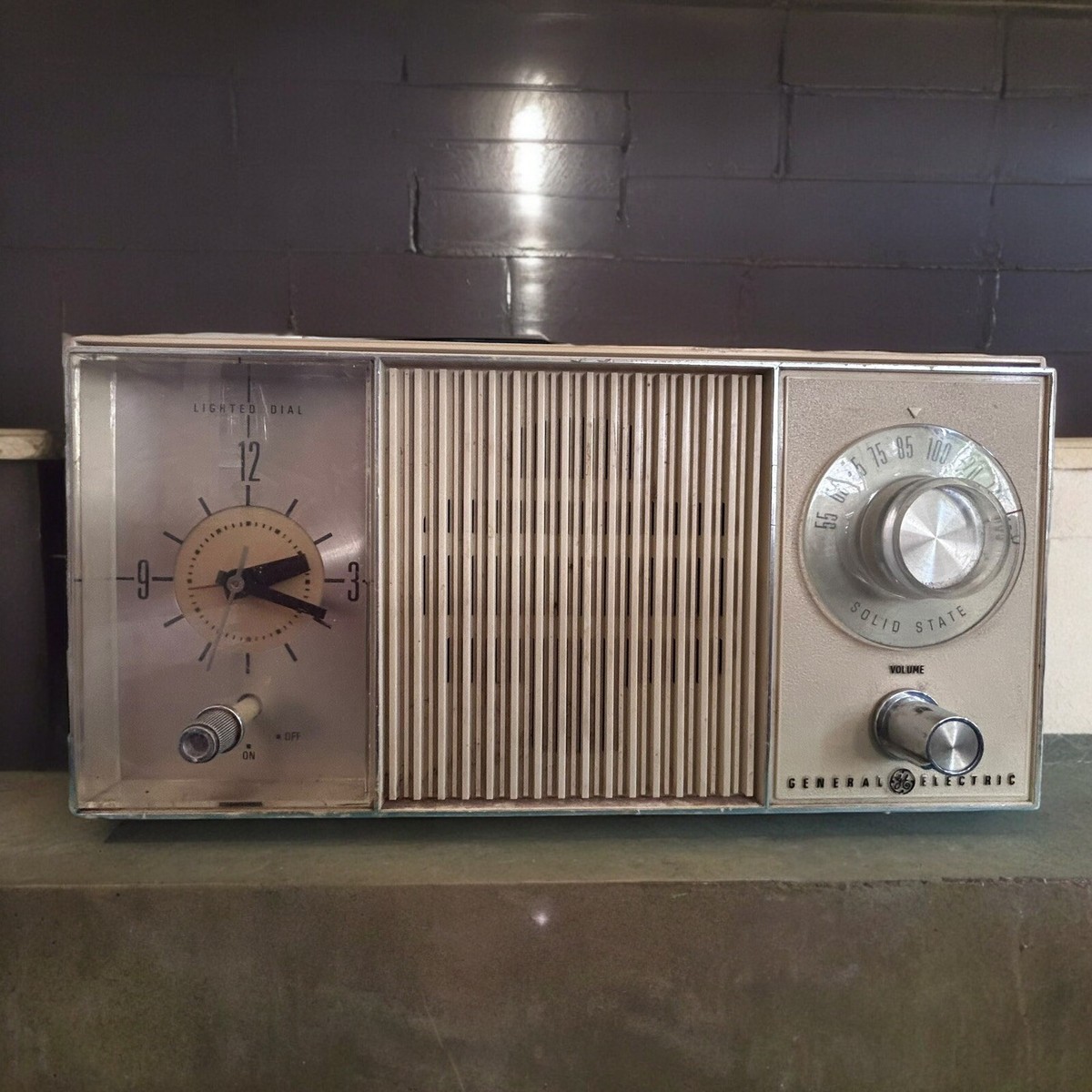 【レトロ】アメリカ General Electric AM/FMラジオ クロック レトロ】アメリカ General Electric AM/FMラジオ クロック