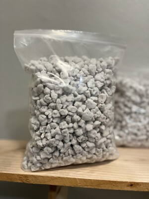 Perlite Grade #4 - Soil Additive - 8 Cups   