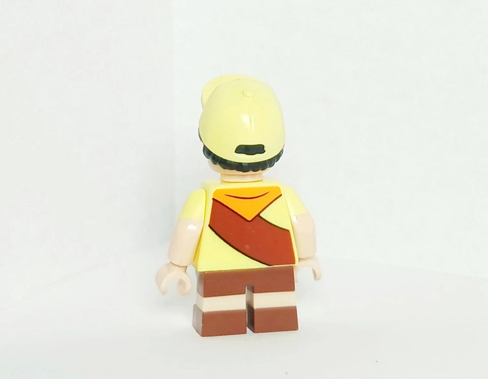 NEW LEGO Disney 100 Up House dis090 Russell Minifigure 43217 - Image 3 of 3