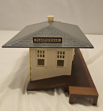 VTG Bachmann Plasticville Suburban Station Kit 1908 - 0/S gauge