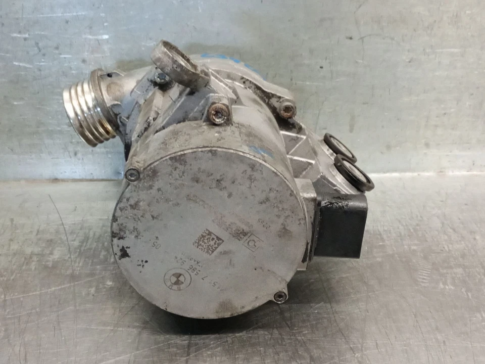 11517586925 POMPE À EAU / PIERBURG / 11517586925 / 5709423 POUR BMW 5 TOURING E - Photo 3/4