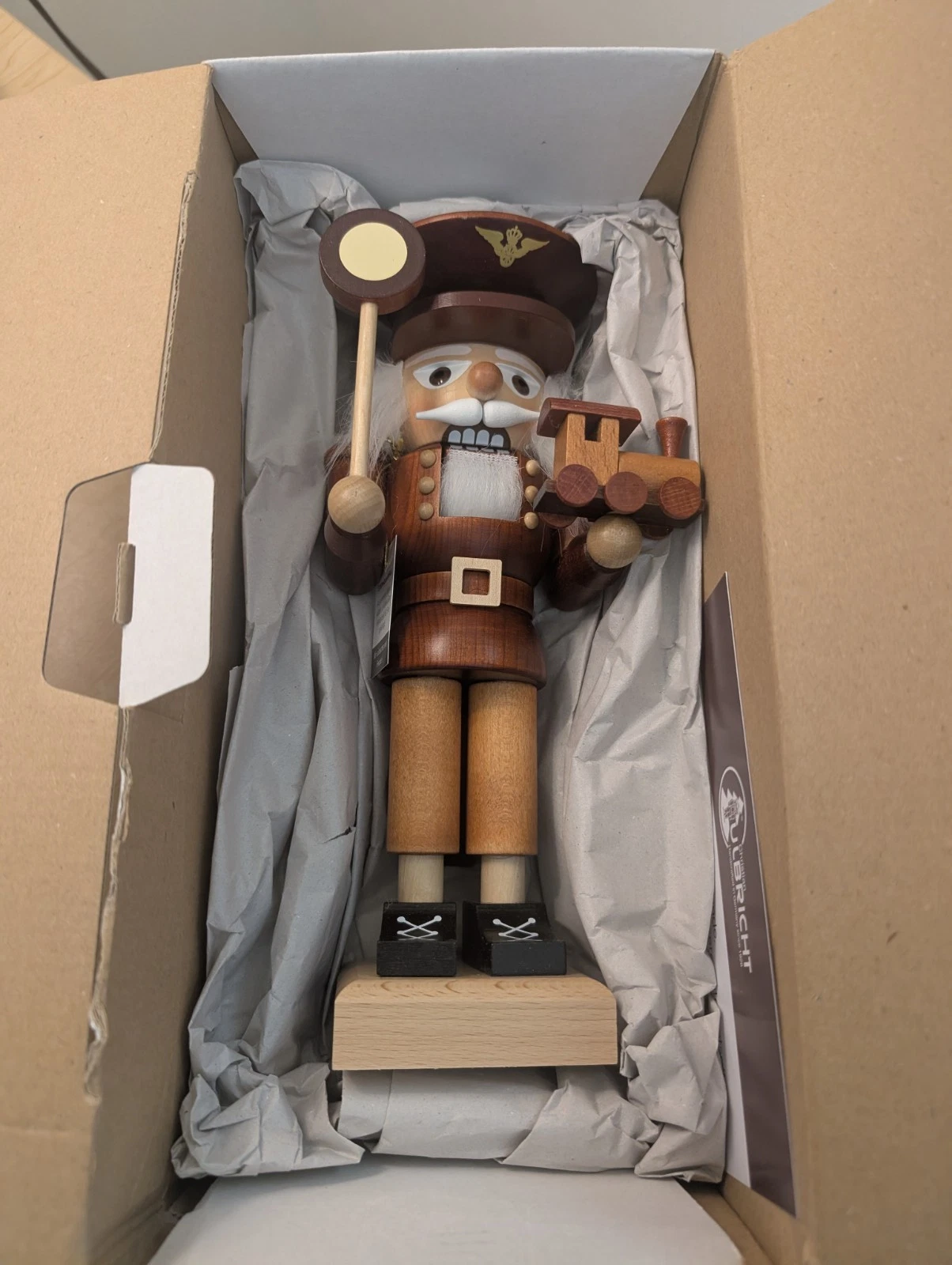 Alexander Taron 9.5" Brn & Blk Christian Ulbricht Conductor Natural Nutcracker
Opens in a new window