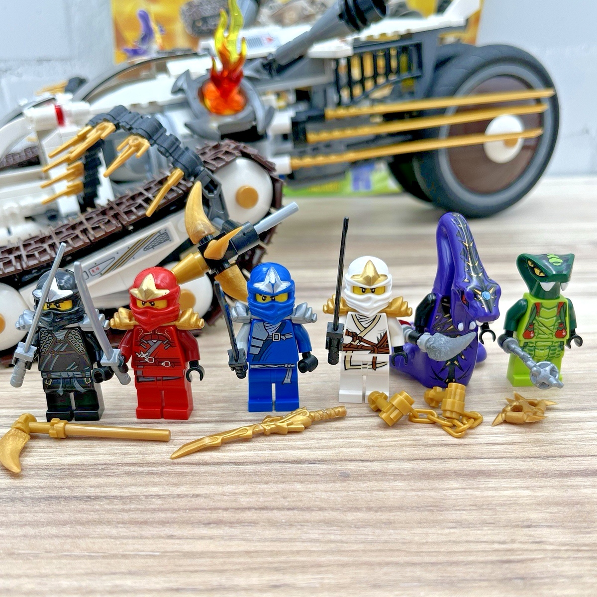 LEGO Ninjago: Ultra Sonic Raider (9449) 100% Complete w/ Manuals