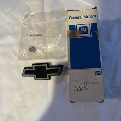 GM Part #12338946 Chevy Emblem Kit 1991-94 Cavalier In Box
