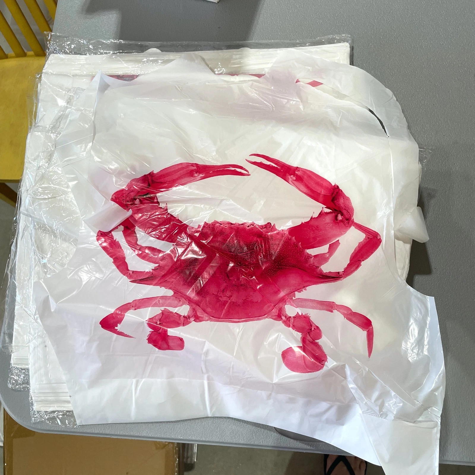 500 Pack Crab Bibs - Large Disposable Plastic Bibs for Seafood