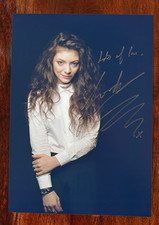 LORDE - 8X12 Promo Photo Hand Signed Autographed w/ COA