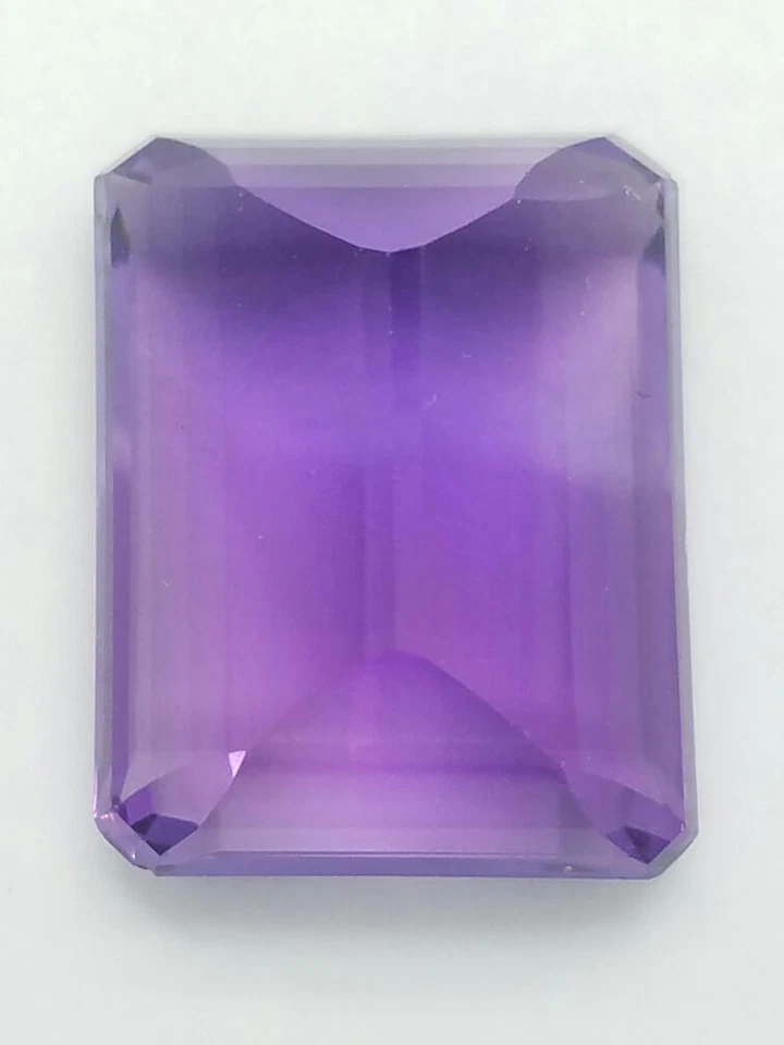 Piedra preciosa de amatista de corte radiante suelta de 33,94 quilates (AP1076130) Foto 3 de 3