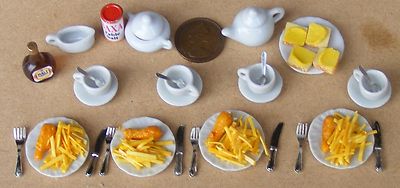 Puppenhaus 4 Plätze Huhn & Chips Mahlzeit für die Meerseite Maßstab 1:12 Essen Tumdee