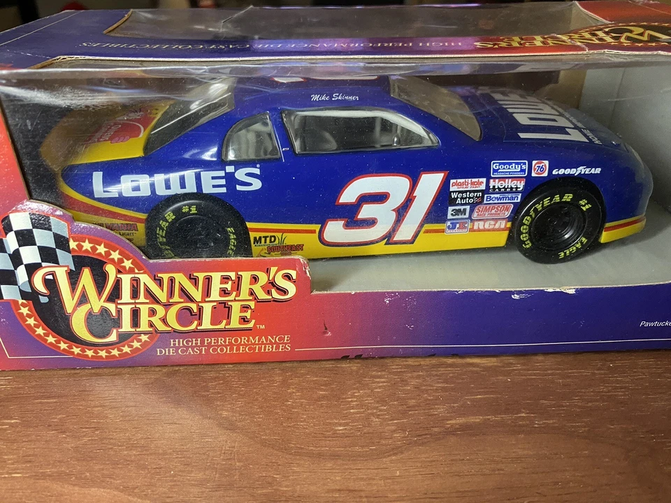 Литой спонсируемый гоночный автомобиль Lowe's Winners Circle 1:24 NASCAR 1997 - Изображение 2 из 4
