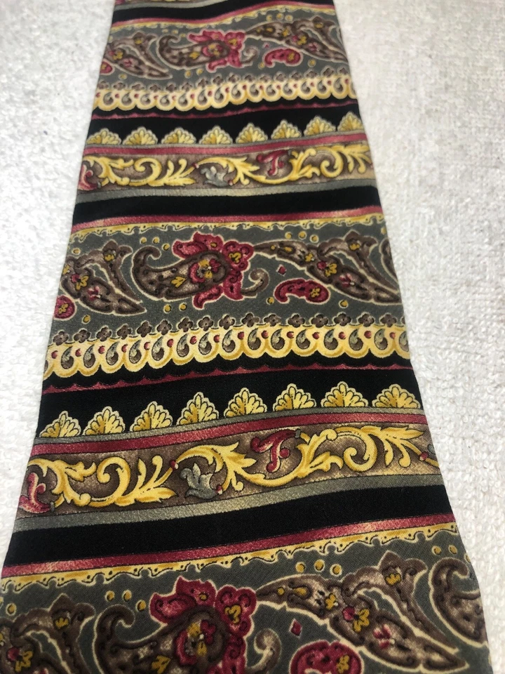 MUSEO METROPOLITANO CORBATA HOMBRE GRIS AMARILLO ROJO NEGRO 4 X 59 Foto 3 de 4