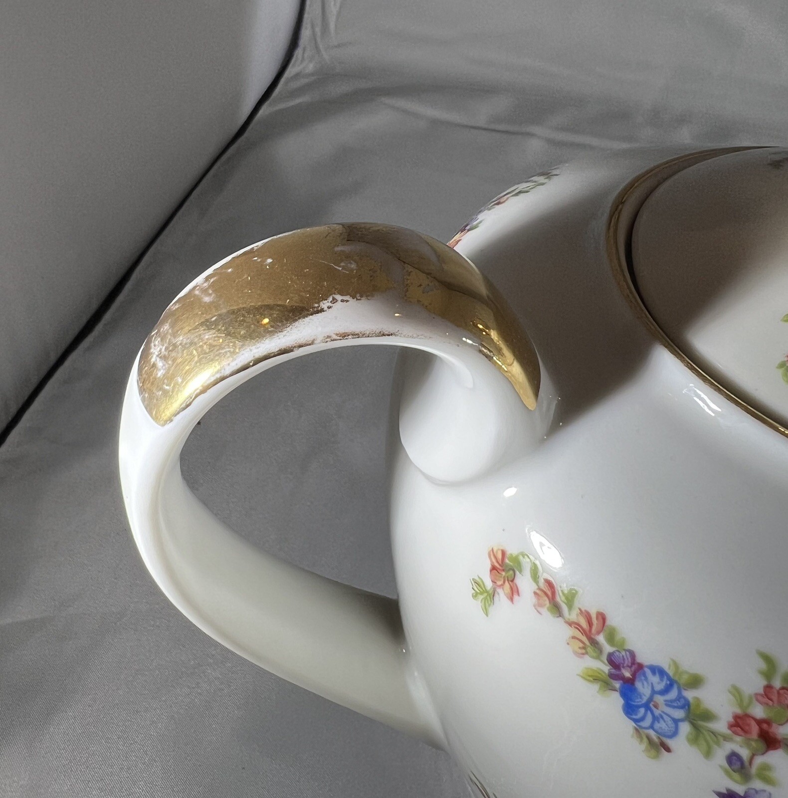 VTG GKC BAVARIA TEA COFFEE POT CREAM WITH FLORAL PATTERN, GOLD TRIM COTTAGECORE