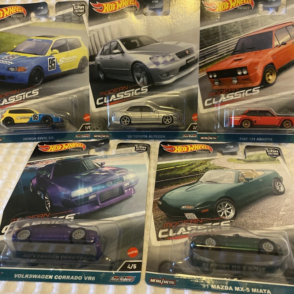 Hot Wheels Premium Car Culture 2023 Modern Classic Set de 5  Foto 3 de 4