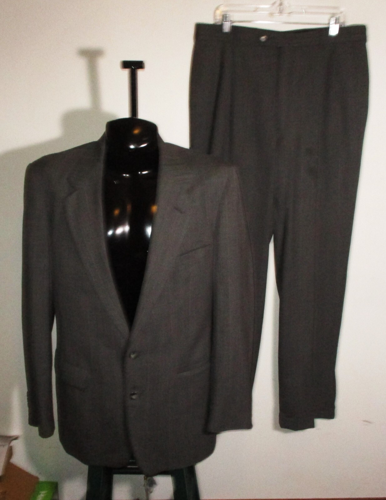 44 XL TURNBURY Gray 100% Wool 2 Pc Suit Size 44 XL, 36X33