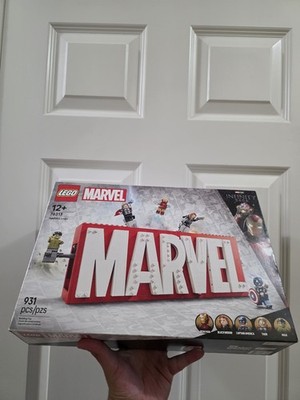 LEGO Super Heroes: Marvel Logo & Minifigures (76313) IN HAND SHIPS NOW