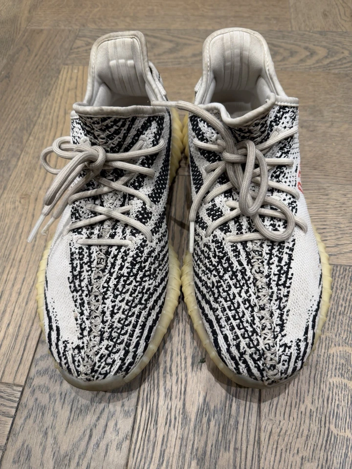 Adidas Yeezy Boost 350 V2, photo 3 of 5