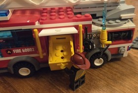 LEGO CITY Fire Truck Set # 60002 100% Complete minifigs Figures lot 2012 No Box