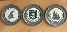 3 Kleine alte antike  Zinn Wandteller mit Aufh&auml;nger, Porzellan 10 cm